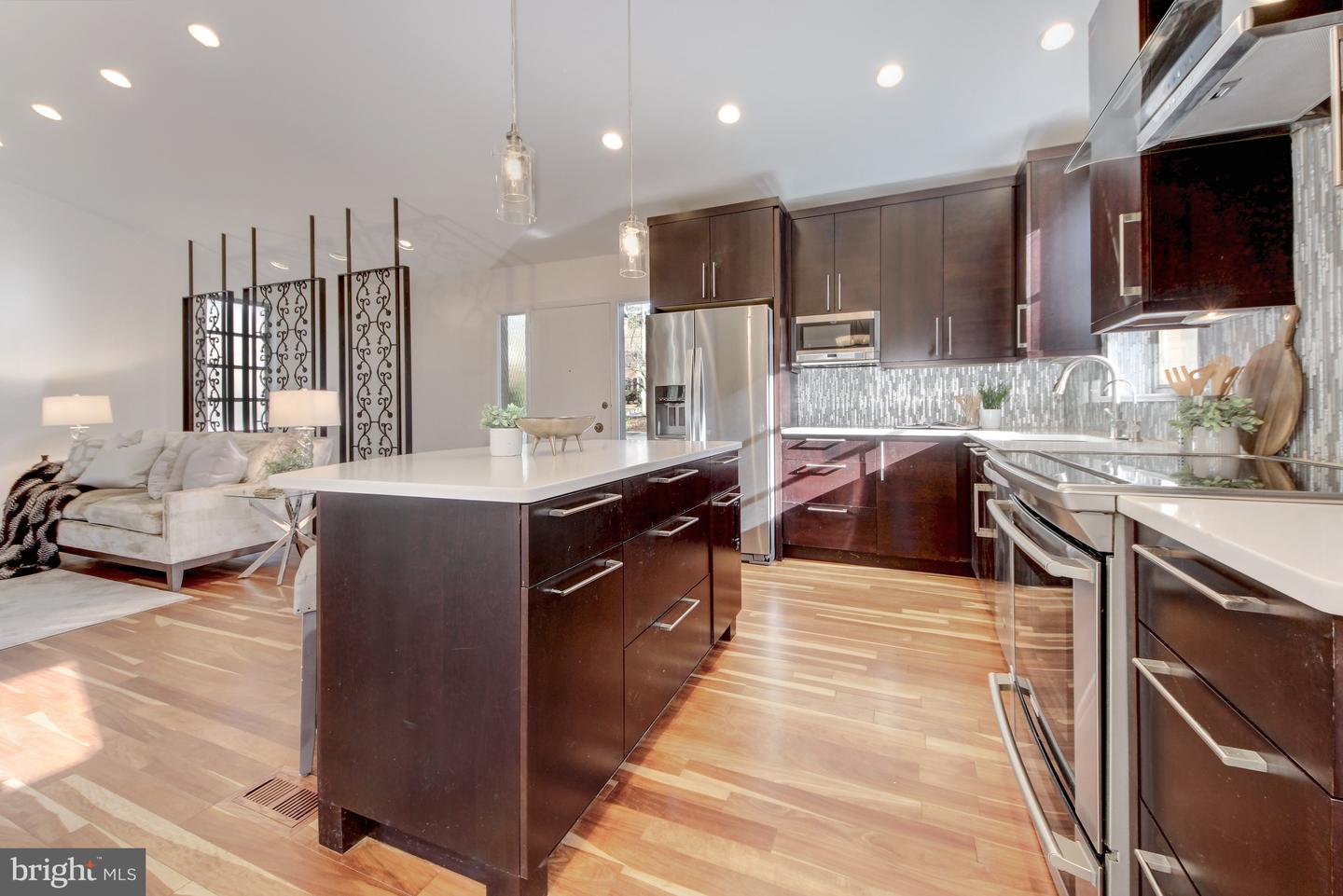 5814 MACARTHUR BLVD NW, WASHINGTON, District Of Columbia 20016, 3 Bedrooms Bedrooms, ,2 BathroomsBathrooms,Residential,For sale,5814 MACARTHUR BLVD NW,DCDC2239796 MLS # DCDC2239796