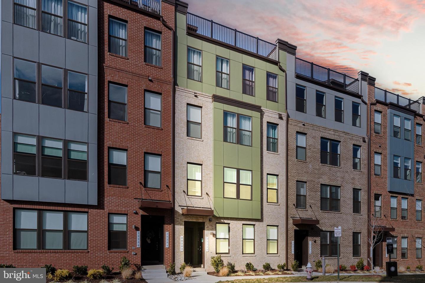 20280 NEWFOUNDLAND SQ, ASHBURN, Virginia 20147, 2 Bedrooms Bedrooms, ,2 BathroomsBathrooms,Residential,For sale,20280 NEWFOUNDLAND SQ,VALO2113478 MLS # VALO2113478