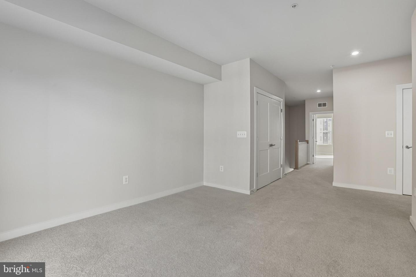 20280 NEWFOUNDLAND SQ, ASHBURN, Virginia 20147, 2 Bedrooms Bedrooms, ,2 BathroomsBathrooms,Residential,For sale,20280 NEWFOUNDLAND SQ,VALO2113478 MLS # VALO2113478