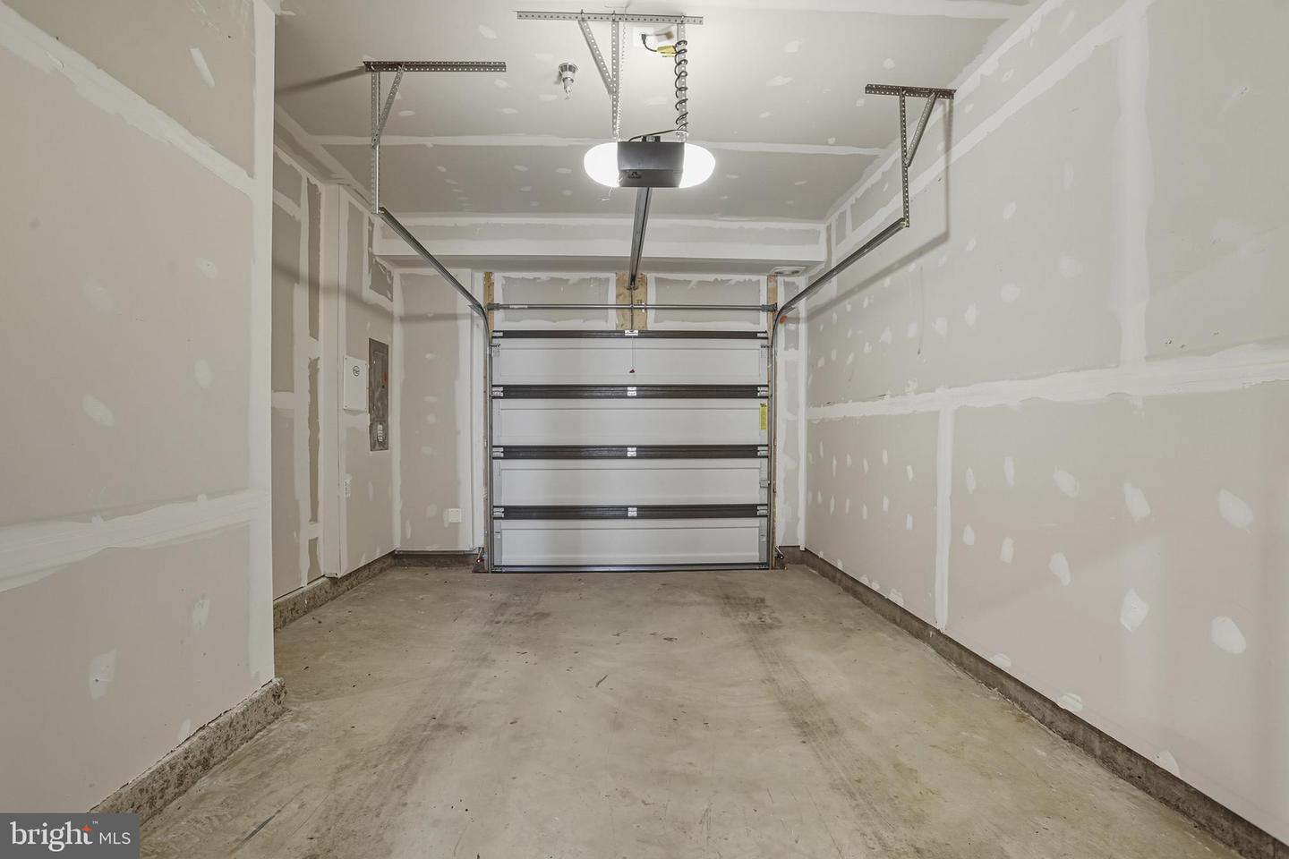 20280 NEWFOUNDLAND SQ, ASHBURN, Virginia 20147, 2 Bedrooms Bedrooms, ,2 BathroomsBathrooms,Residential,For sale,20280 NEWFOUNDLAND SQ,VALO2113478 MLS # VALO2113478