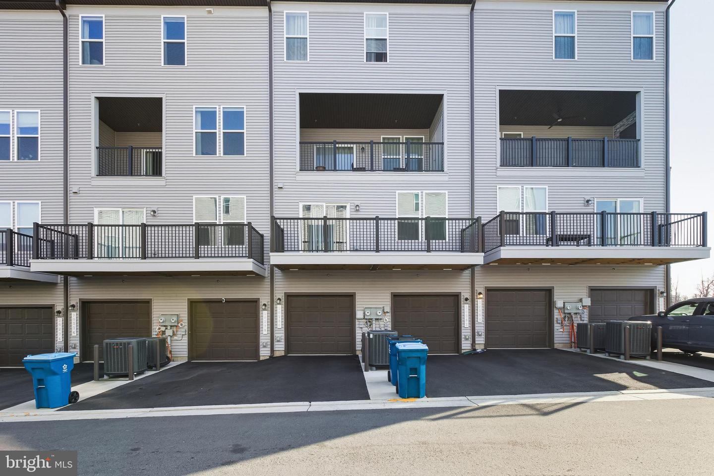 20280 NEWFOUNDLAND SQ, ASHBURN, Virginia 20147, 2 Bedrooms Bedrooms, ,2 BathroomsBathrooms,Residential,For sale,20280 NEWFOUNDLAND SQ,VALO2113478 MLS # VALO2113478