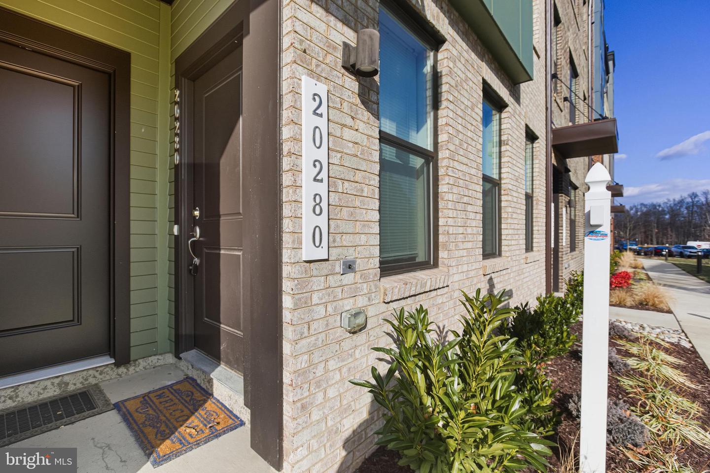 20280 NEWFOUNDLAND SQ, ASHBURN, Virginia 20147, 2 Bedrooms Bedrooms, ,2 BathroomsBathrooms,Residential,For sale,20280 NEWFOUNDLAND SQ,VALO2113478 MLS # VALO2113478