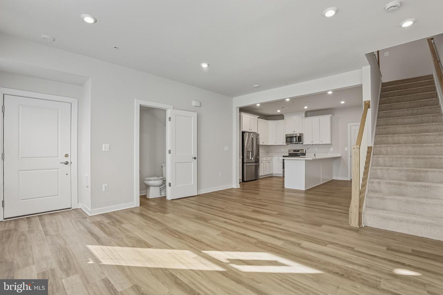 20280 NEWFOUNDLAND SQ, ASHBURN, Virginia 20147, 2 Bedrooms Bedrooms, ,2 BathroomsBathrooms,Residential,For sale,20280 NEWFOUNDLAND SQ,VALO2113478 MLS # VALO2113478