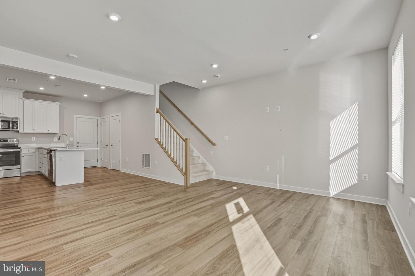 20280 NEWFOUNDLAND SQ, ASHBURN, Virginia 20147, 2 Bedrooms Bedrooms, ,2 BathroomsBathrooms,Residential,For sale,20280 NEWFOUNDLAND SQ,VALO2113478 MLS # VALO2113478