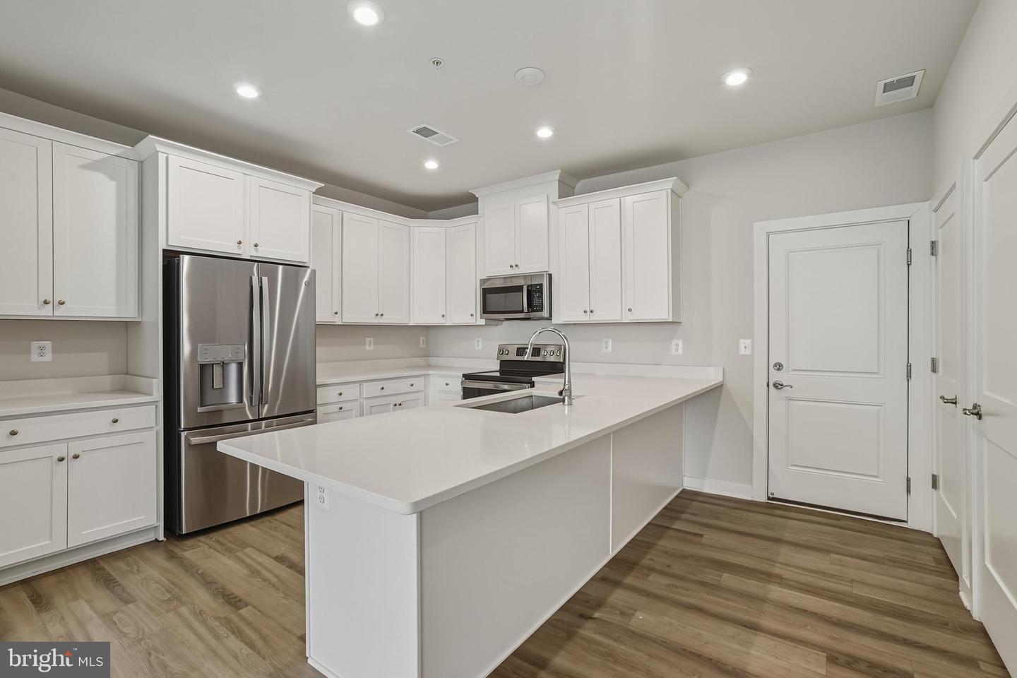 20280 NEWFOUNDLAND SQ, ASHBURN, Virginia 20147, 2 Bedrooms Bedrooms, ,2 BathroomsBathrooms,Residential,For sale,20280 NEWFOUNDLAND SQ,VALO2113478 MLS # VALO2113478