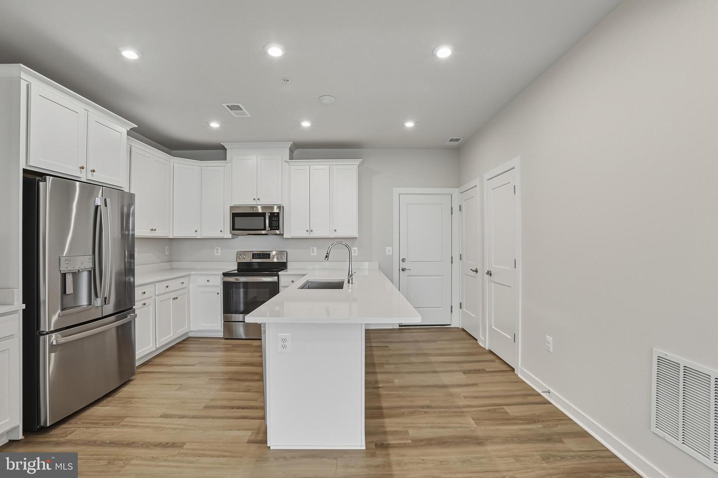 20280 NEWFOUNDLAND SQ, ASHBURN, Virginia 20147, 2 Bedrooms Bedrooms, ,2 BathroomsBathrooms,Residential,For sale,20280 NEWFOUNDLAND SQ,VALO2113478 MLS # VALO2113478