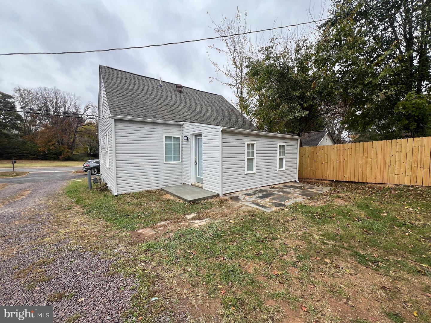 1231 SPERRYVILLE PIKE, CULPEPER, Virginia 22701, 3 Bedrooms Bedrooms, 6 Rooms Rooms,2 BathroomsBathrooms,Residential,For sale,1231 SPERRYVILLE PIKE,VACU2012338 MLS # VACU2012338