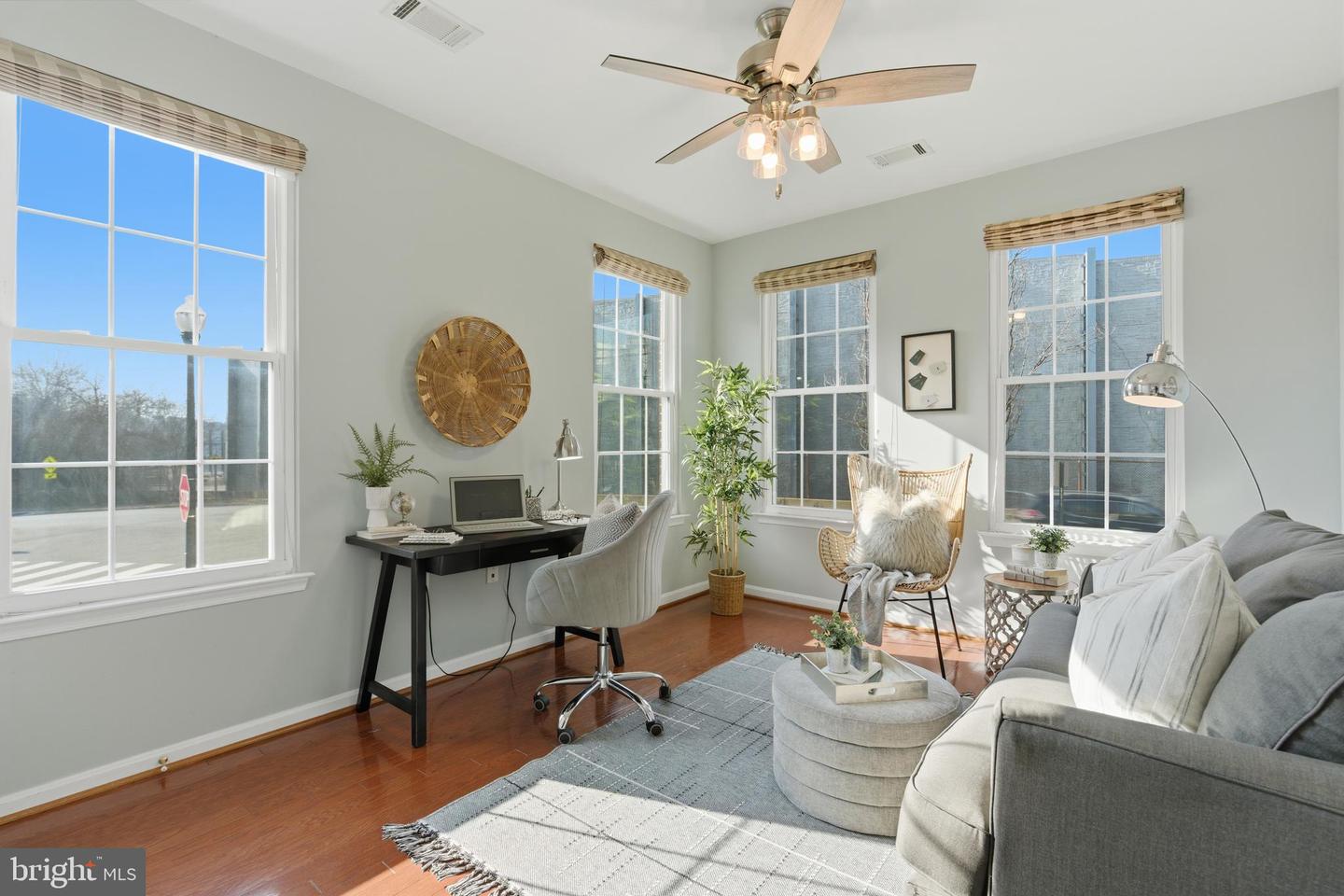 2465 ARMY NAVY DR #1-211, ARLINGTON, Virginia 22206, 3 Bedrooms Bedrooms, ,2 BathroomsBathrooms,Residential,For sale,2465 ARMY NAVY DR #1-211,VAAR2067476 MLS # VAAR2067476