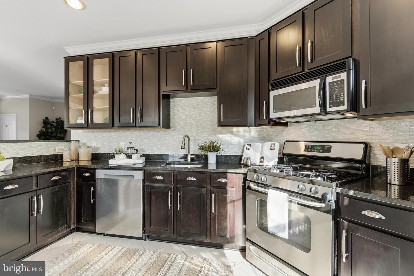 2465 ARMY NAVY DR #1-211, ARLINGTON, Virginia 22206, 3 Bedrooms Bedrooms, ,2 BathroomsBathrooms,Residential,For sale,2465 ARMY NAVY DR #1-211,VAAR2067476 MLS # VAAR2067476