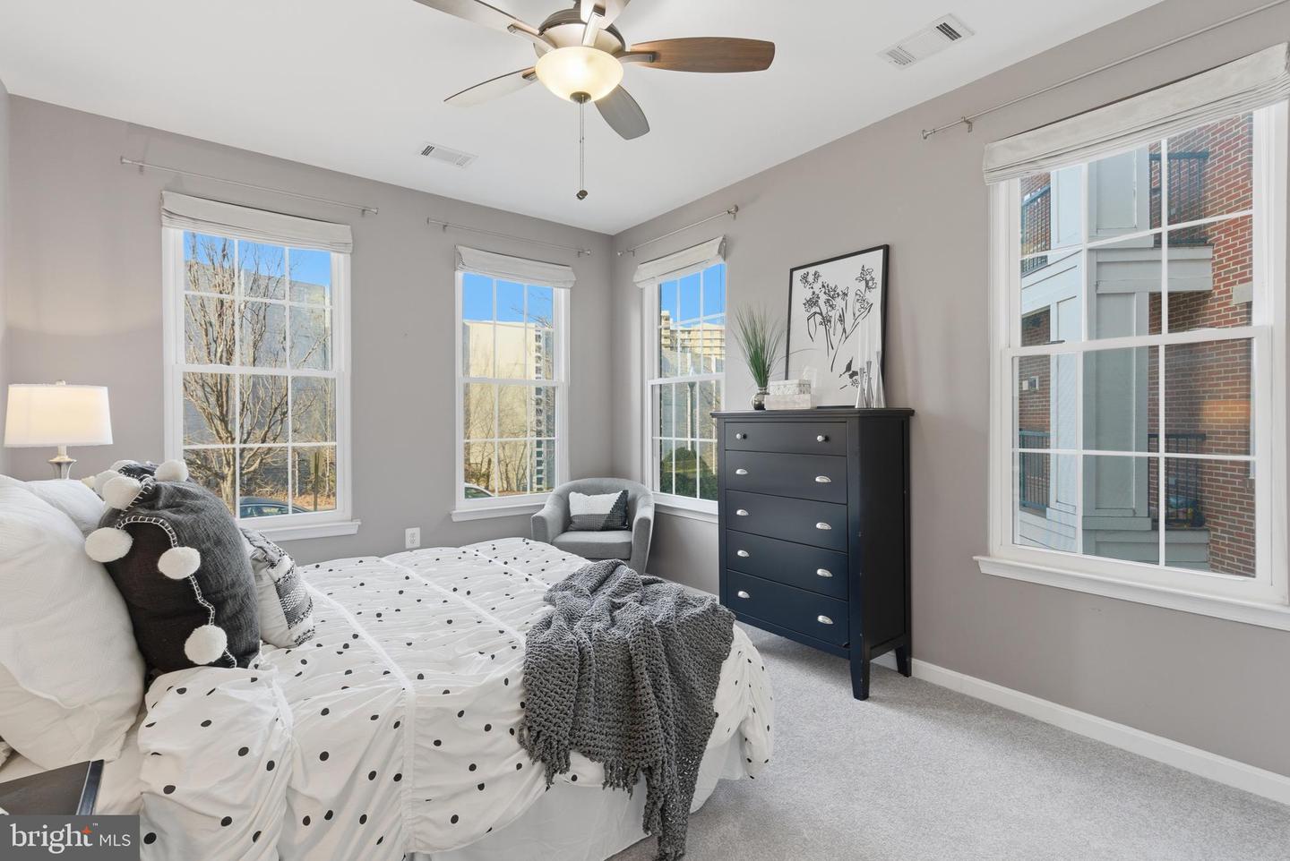 2465 ARMY NAVY DR #1-211, ARLINGTON, Virginia 22206, 3 Bedrooms Bedrooms, ,2 BathroomsBathrooms,Residential,For sale,2465 ARMY NAVY DR #1-211,VAAR2067476 MLS # VAAR2067476