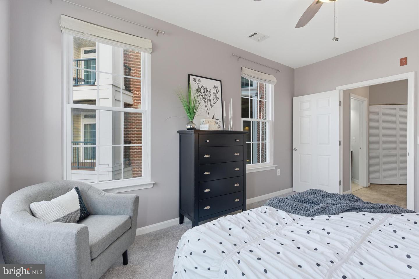 2465 ARMY NAVY DR #1-211, ARLINGTON, Virginia 22206, 3 Bedrooms Bedrooms, ,2 BathroomsBathrooms,Residential,For sale,2465 ARMY NAVY DR #1-211,VAAR2067476 MLS # VAAR2067476