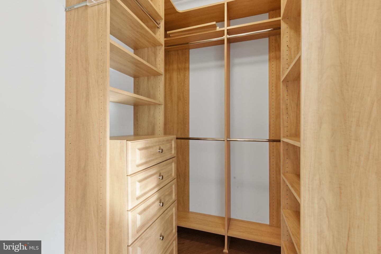 2465 ARMY NAVY DR #1-211, ARLINGTON, Virginia 22206, 3 Bedrooms Bedrooms, ,2 BathroomsBathrooms,Residential,For sale,2465 ARMY NAVY DR #1-211,VAAR2067476 MLS # VAAR2067476