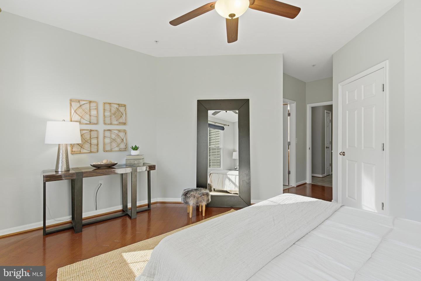 2465 ARMY NAVY DR #1-211, ARLINGTON, Virginia 22206, 3 Bedrooms Bedrooms, ,2 BathroomsBathrooms,Residential,For sale,2465 ARMY NAVY DR #1-211,VAAR2067476 MLS # VAAR2067476