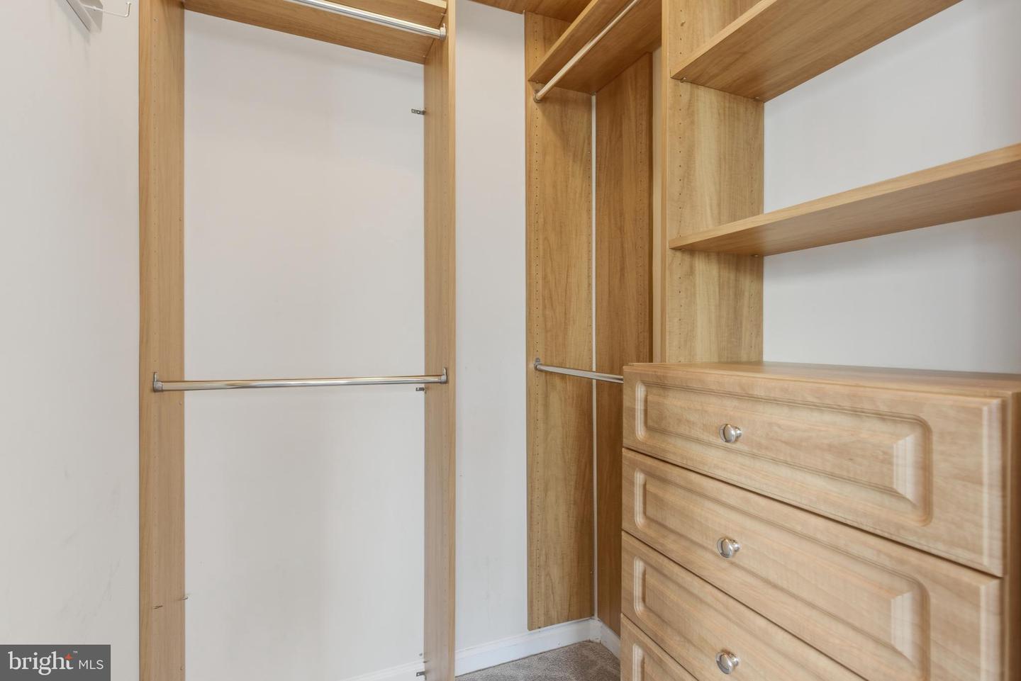 2465 ARMY NAVY DR #1-211, ARLINGTON, Virginia 22206, 3 Bedrooms Bedrooms, ,2 BathroomsBathrooms,Residential,For sale,2465 ARMY NAVY DR #1-211,VAAR2067476 MLS # VAAR2067476