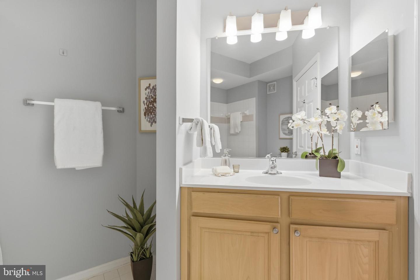 2465 ARMY NAVY DR #1-211, ARLINGTON, Virginia 22206, 3 Bedrooms Bedrooms, ,2 BathroomsBathrooms,Residential,For sale,2465 ARMY NAVY DR #1-211,VAAR2067476 MLS # VAAR2067476