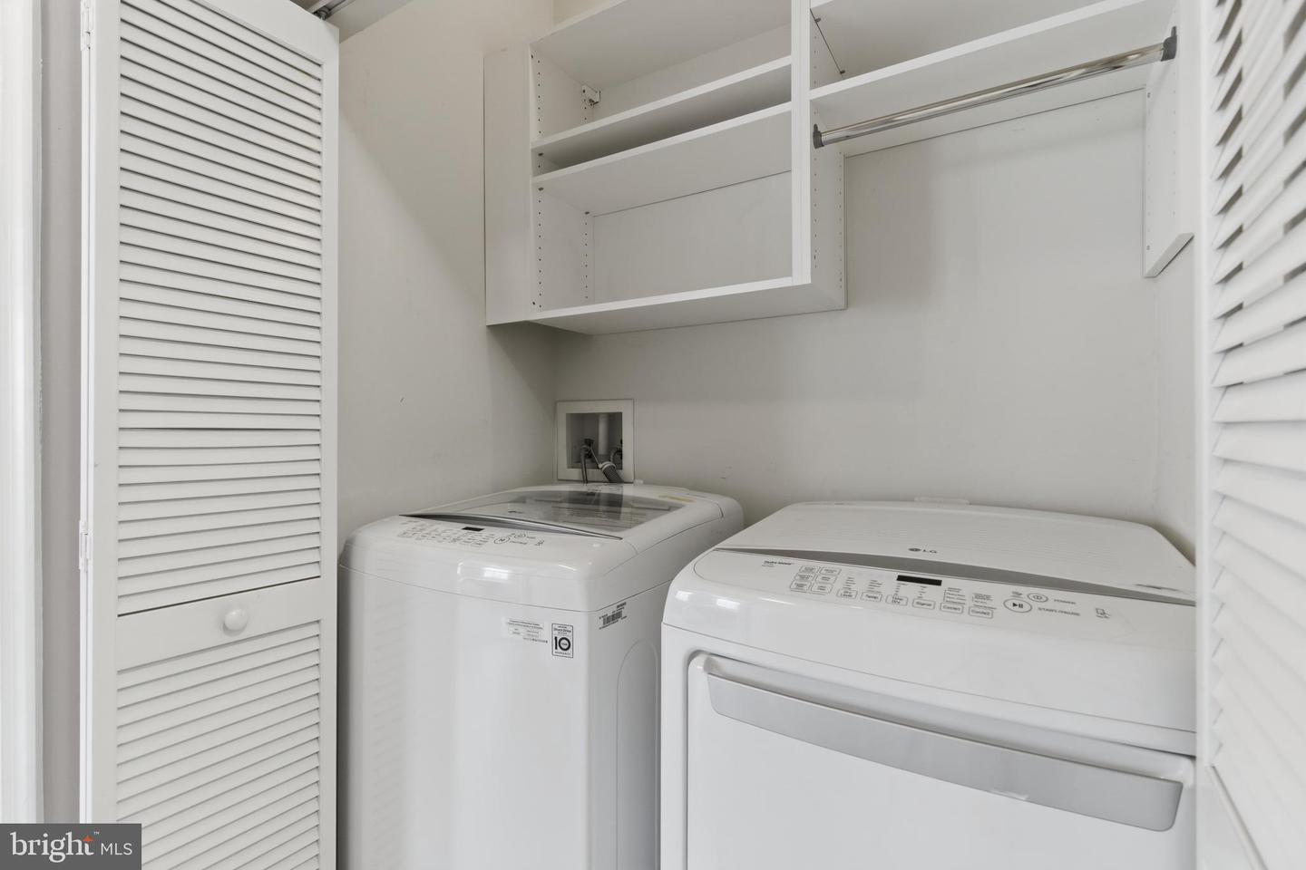 2465 ARMY NAVY DR #1-211, ARLINGTON, Virginia 22206, 3 Bedrooms Bedrooms, ,2 BathroomsBathrooms,Residential,For sale,2465 ARMY NAVY DR #1-211,VAAR2067476 MLS # VAAR2067476