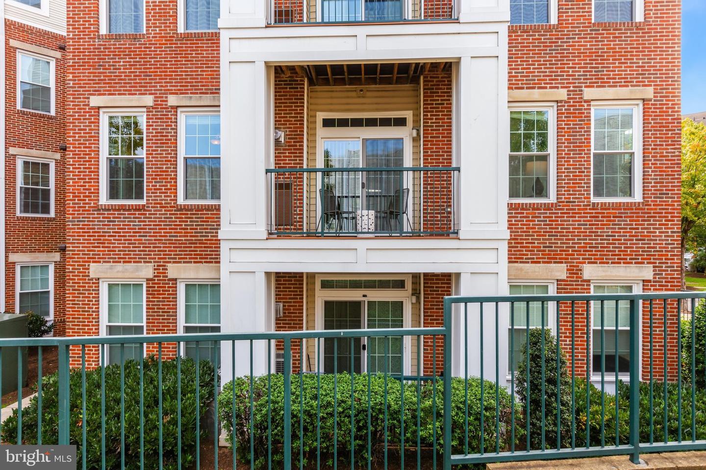 2465 ARMY NAVY DR #1-211, ARLINGTON, Virginia 22206, 3 Bedrooms Bedrooms, ,2 BathroomsBathrooms,Residential,For sale,2465 ARMY NAVY DR #1-211,VAAR2067476 MLS # VAAR2067476