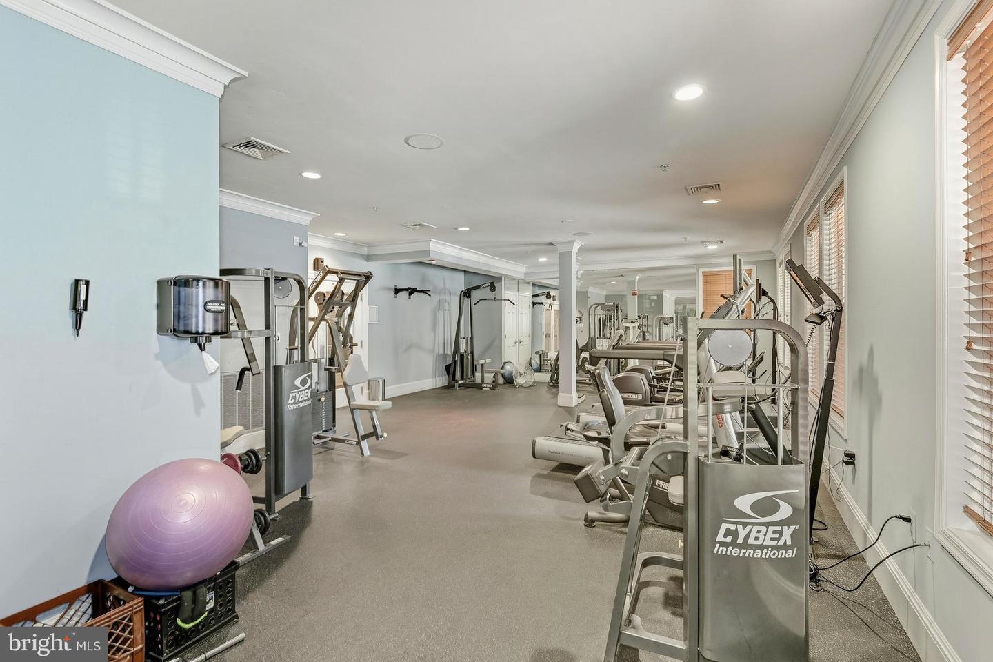 2465 ARMY NAVY DR #1-211, ARLINGTON, Virginia 22206, 3 Bedrooms Bedrooms, ,2 BathroomsBathrooms,Residential,For sale,2465 ARMY NAVY DR #1-211,VAAR2067476 MLS # VAAR2067476