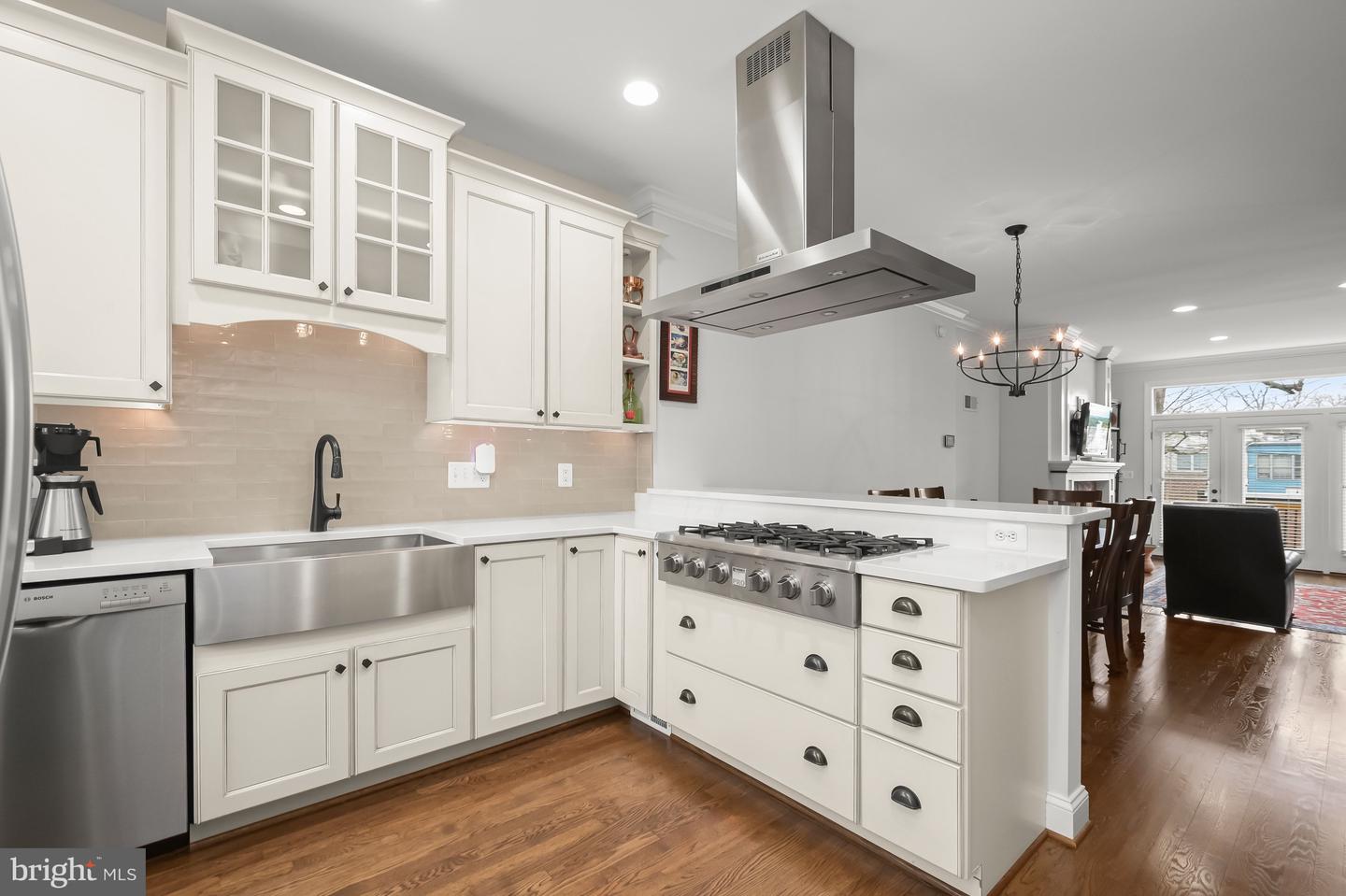 237 10TH ST SE, WASHINGTON, District Of Columbia 20003, 3 Bedrooms Bedrooms, ,2 BathroomsBathrooms,Residential,For sale,237 10TH ST SE,DCDC2240308 MLS # DCDC2240308