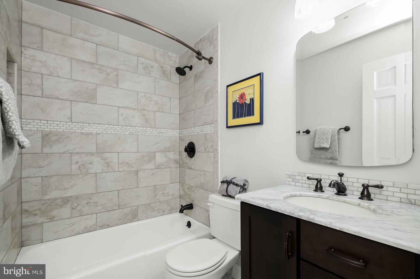 237 10TH ST SE, WASHINGTON, District Of Columbia 20003, 3 Bedrooms Bedrooms, ,2 BathroomsBathrooms,Residential,For sale,237 10TH ST SE,DCDC2240308 MLS # DCDC2240308