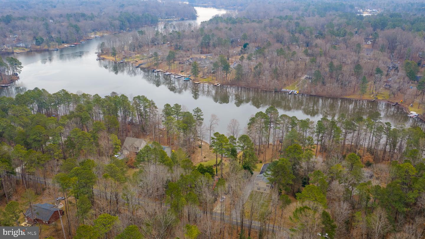 476 LAKE CAROLINE DR, RUTHER GLEN, Virginia 22546, 5 Bedrooms Bedrooms, 8 Rooms Rooms,4 BathroomsBathrooms,Residential,For sale,476 LAKE CAROLINE DR,VACV2009376 MLS # VACV2009376