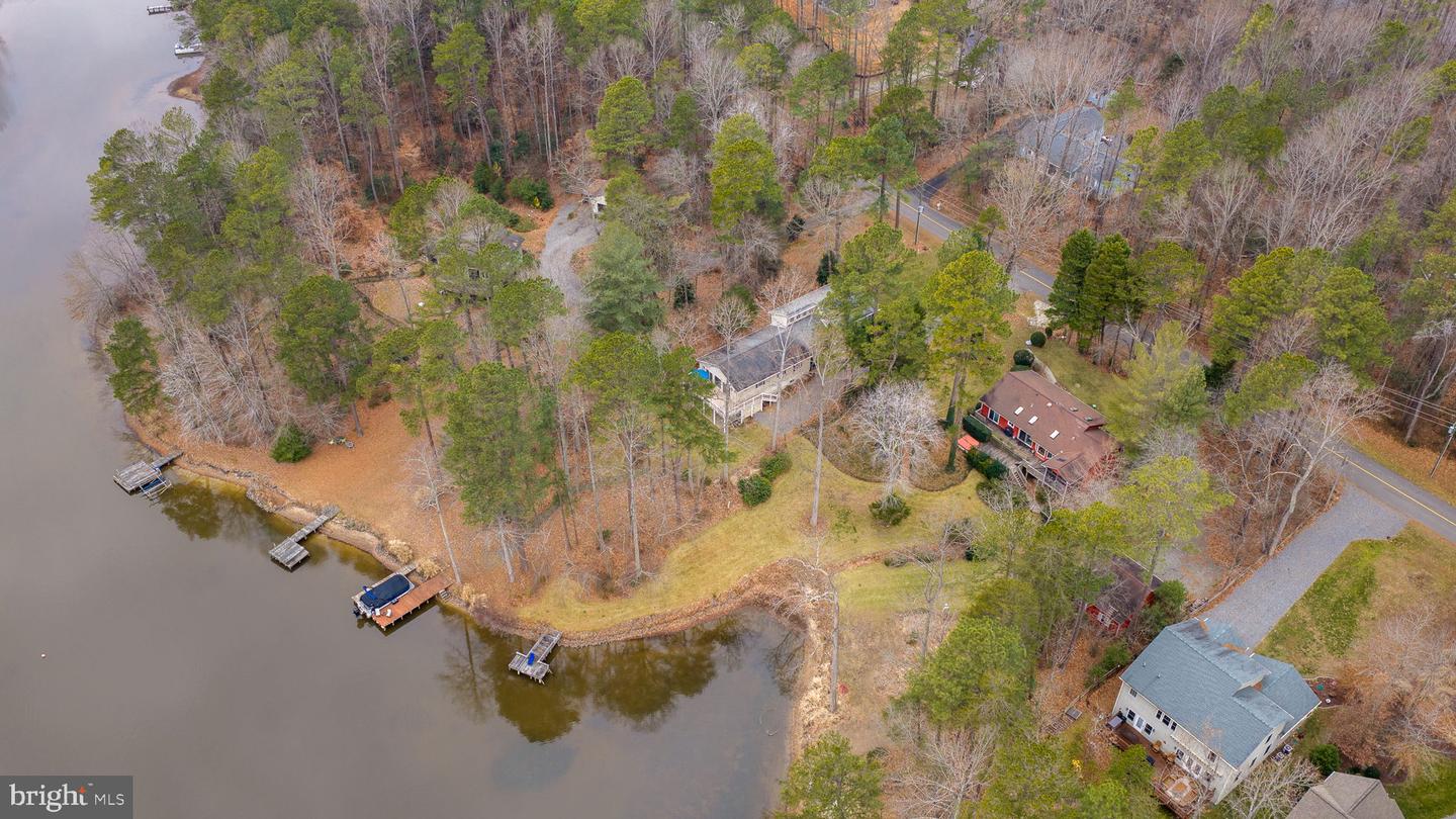 476 LAKE CAROLINE DR, RUTHER GLEN, Virginia 22546, 5 Bedrooms Bedrooms, 8 Rooms Rooms,4 BathroomsBathrooms,Residential,For sale,476 LAKE CAROLINE DR,VACV2009376 MLS # VACV2009376