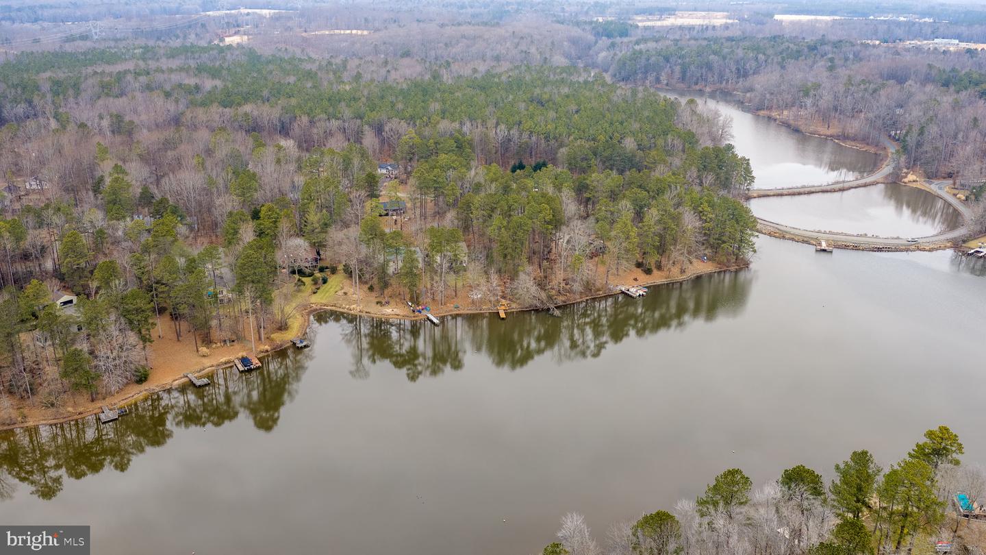 476 LAKE CAROLINE DR, RUTHER GLEN, Virginia 22546, 5 Bedrooms Bedrooms, 8 Rooms Rooms,4 BathroomsBathrooms,Residential,For sale,476 LAKE CAROLINE DR,VACV2009376 MLS # VACV2009376