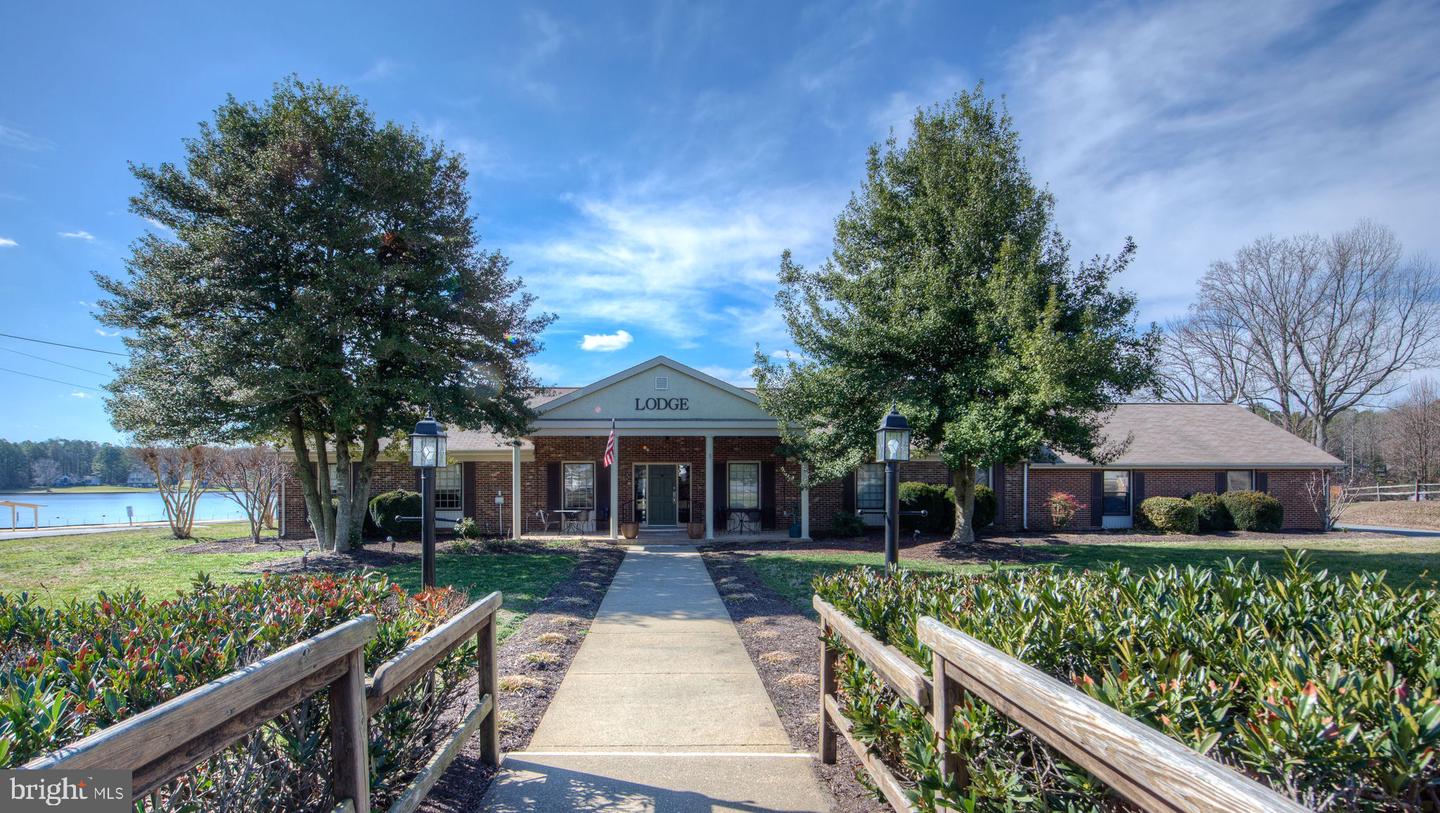 476 LAKE CAROLINE DR, RUTHER GLEN, Virginia 22546, 5 Bedrooms Bedrooms, 8 Rooms Rooms,4 BathroomsBathrooms,Residential,For sale,476 LAKE CAROLINE DR,VACV2009376 MLS # VACV2009376