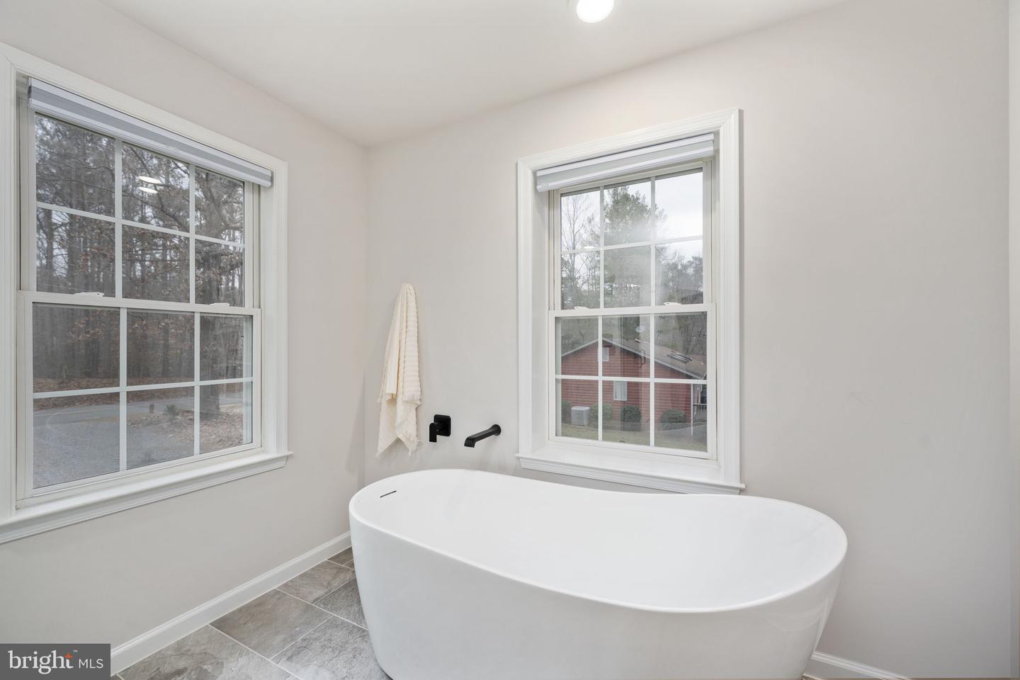 476 LAKE CAROLINE DR, RUTHER GLEN, Virginia 22546, 5 Bedrooms Bedrooms, 8 Rooms Rooms,4 BathroomsBathrooms,Residential,For sale,476 LAKE CAROLINE DR,VACV2009376 MLS # VACV2009376