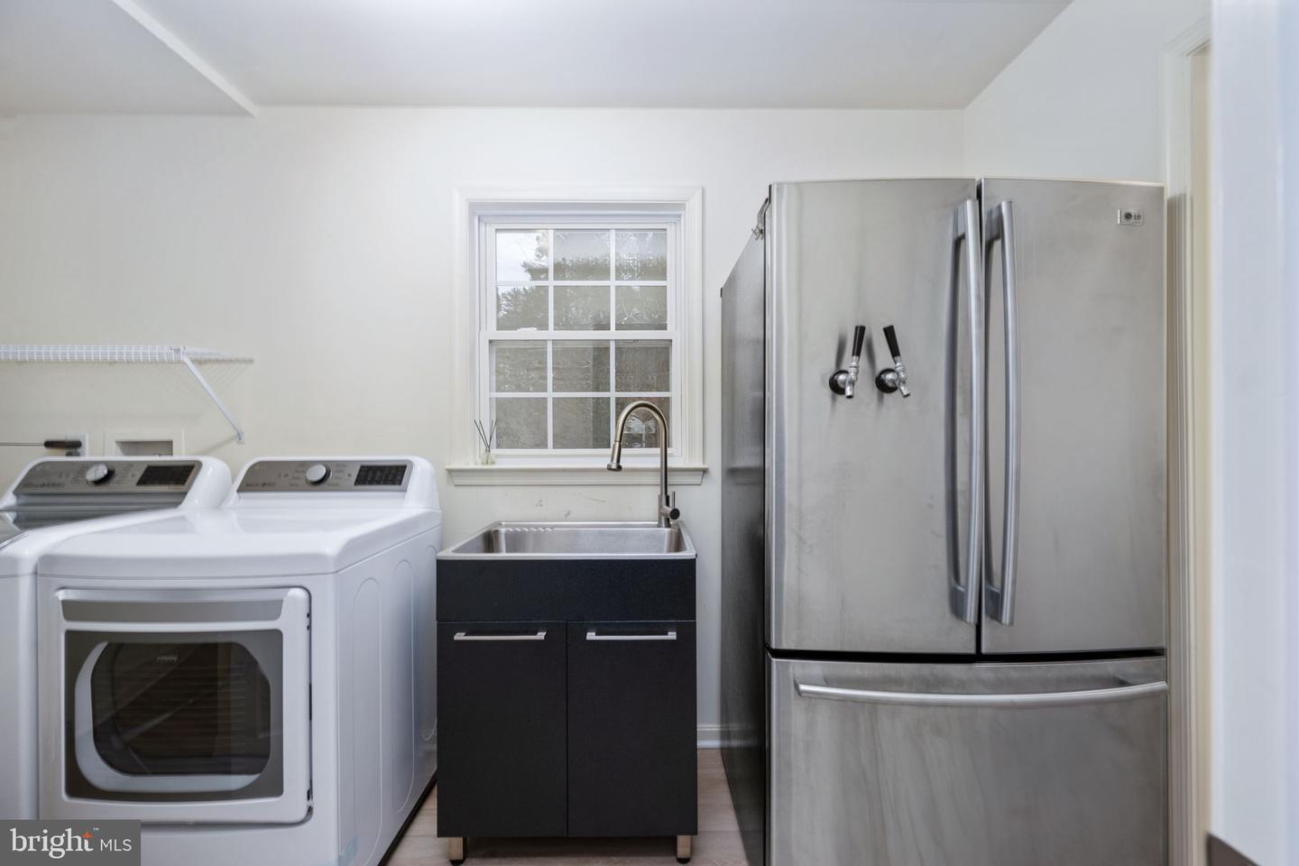 476 LAKE CAROLINE DR, RUTHER GLEN, Virginia 22546, 5 Bedrooms Bedrooms, 8 Rooms Rooms,4 BathroomsBathrooms,Residential,For sale,476 LAKE CAROLINE DR,VACV2009376 MLS # VACV2009376