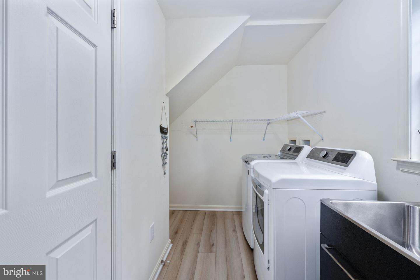 476 LAKE CAROLINE DR, RUTHER GLEN, Virginia 22546, 5 Bedrooms Bedrooms, 8 Rooms Rooms,4 BathroomsBathrooms,Residential,For sale,476 LAKE CAROLINE DR,VACV2009376 MLS # VACV2009376