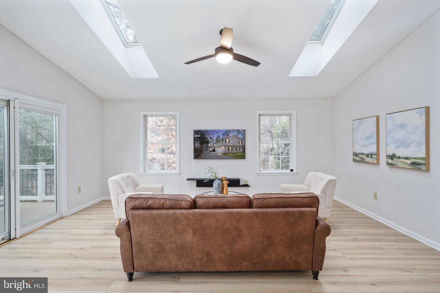 476 LAKE CAROLINE DR, RUTHER GLEN, Virginia 22546, 5 Bedrooms Bedrooms, 8 Rooms Rooms,4 BathroomsBathrooms,Residential,For sale,476 LAKE CAROLINE DR,VACV2009376 MLS # VACV2009376