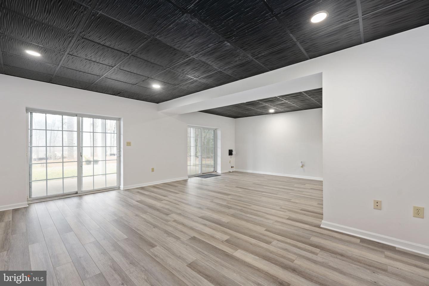 476 LAKE CAROLINE DR, RUTHER GLEN, Virginia 22546, 5 Bedrooms Bedrooms, 8 Rooms Rooms,4 BathroomsBathrooms,Residential,For sale,476 LAKE CAROLINE DR,VACV2009376 MLS # VACV2009376