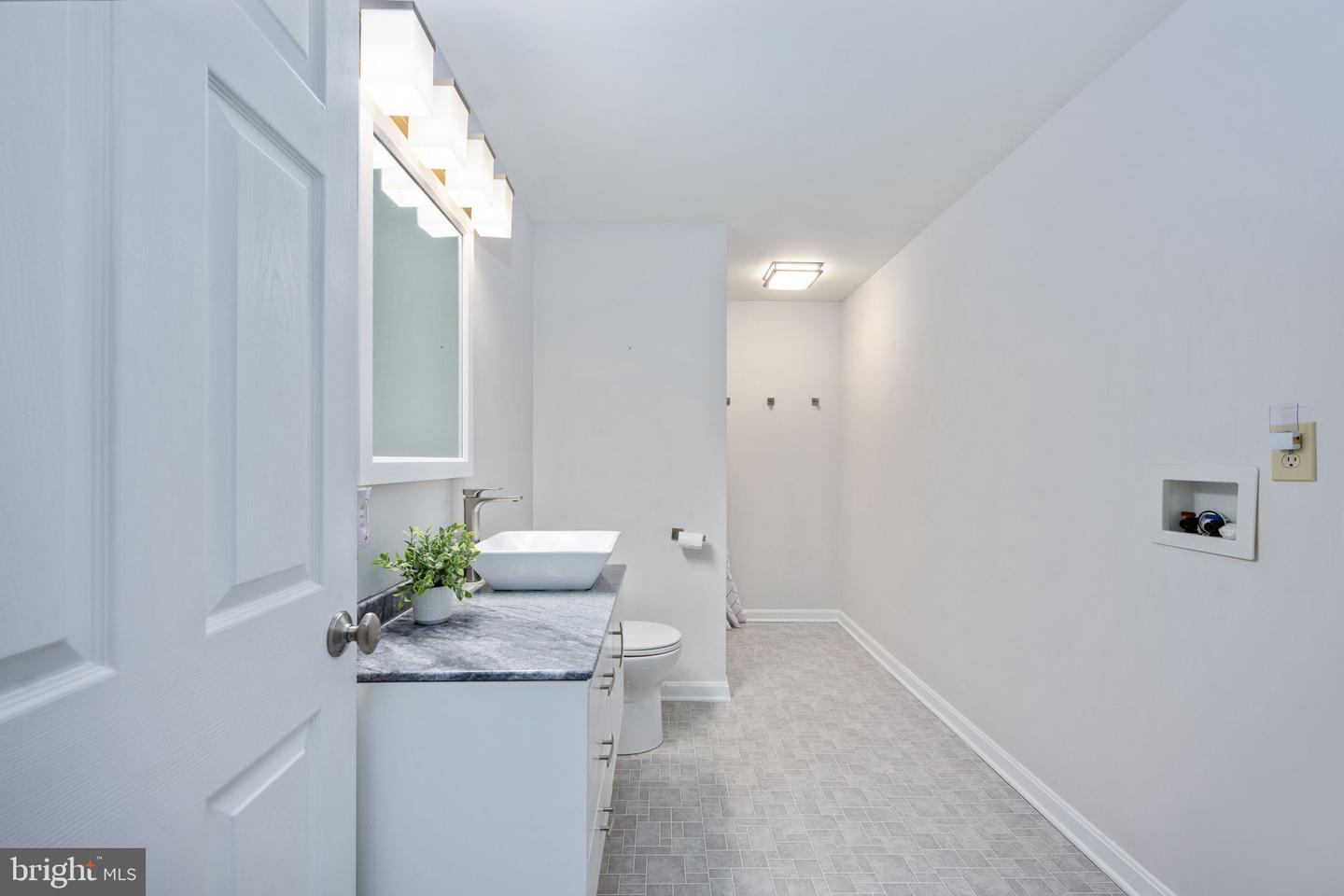 476 LAKE CAROLINE DR, RUTHER GLEN, Virginia 22546, 5 Bedrooms Bedrooms, 8 Rooms Rooms,4 BathroomsBathrooms,Residential,For sale,476 LAKE CAROLINE DR,VACV2009376 MLS # VACV2009376