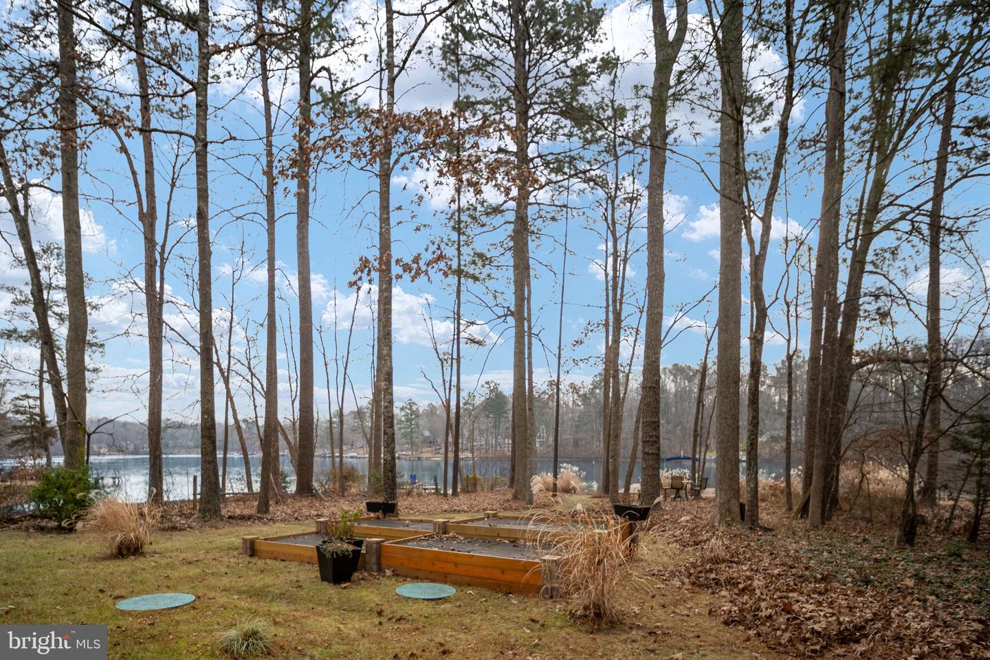 476 LAKE CAROLINE DR, RUTHER GLEN, Virginia 22546, 5 Bedrooms Bedrooms, 8 Rooms Rooms,4 BathroomsBathrooms,Residential,For sale,476 LAKE CAROLINE DR,VACV2009376 MLS # VACV2009376