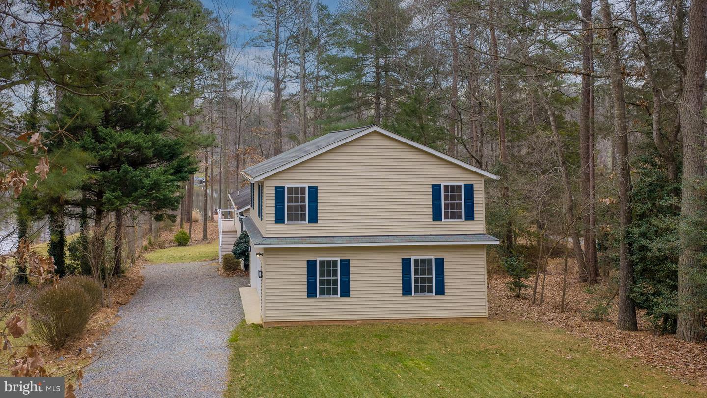 476 LAKE CAROLINE DR, RUTHER GLEN, Virginia 22546, 5 Bedrooms Bedrooms, 8 Rooms Rooms,4 BathroomsBathrooms,Residential,For sale,476 LAKE CAROLINE DR,VACV2009376 MLS # VACV2009376