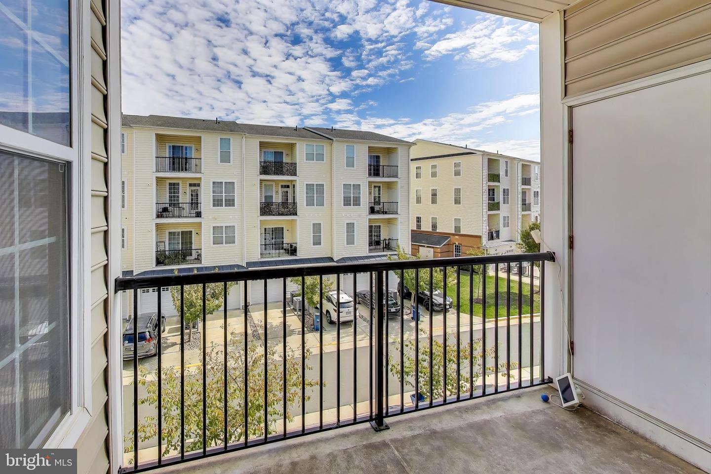 23516 HOPEWELL MANOR TER, ASHBURN, Virginia 20148, 3 Bedrooms Bedrooms, ,2 BathroomsBathrooms,Residential,For sale,23516 HOPEWELL MANOR TER,VALO2113556 MLS # VALO2113556