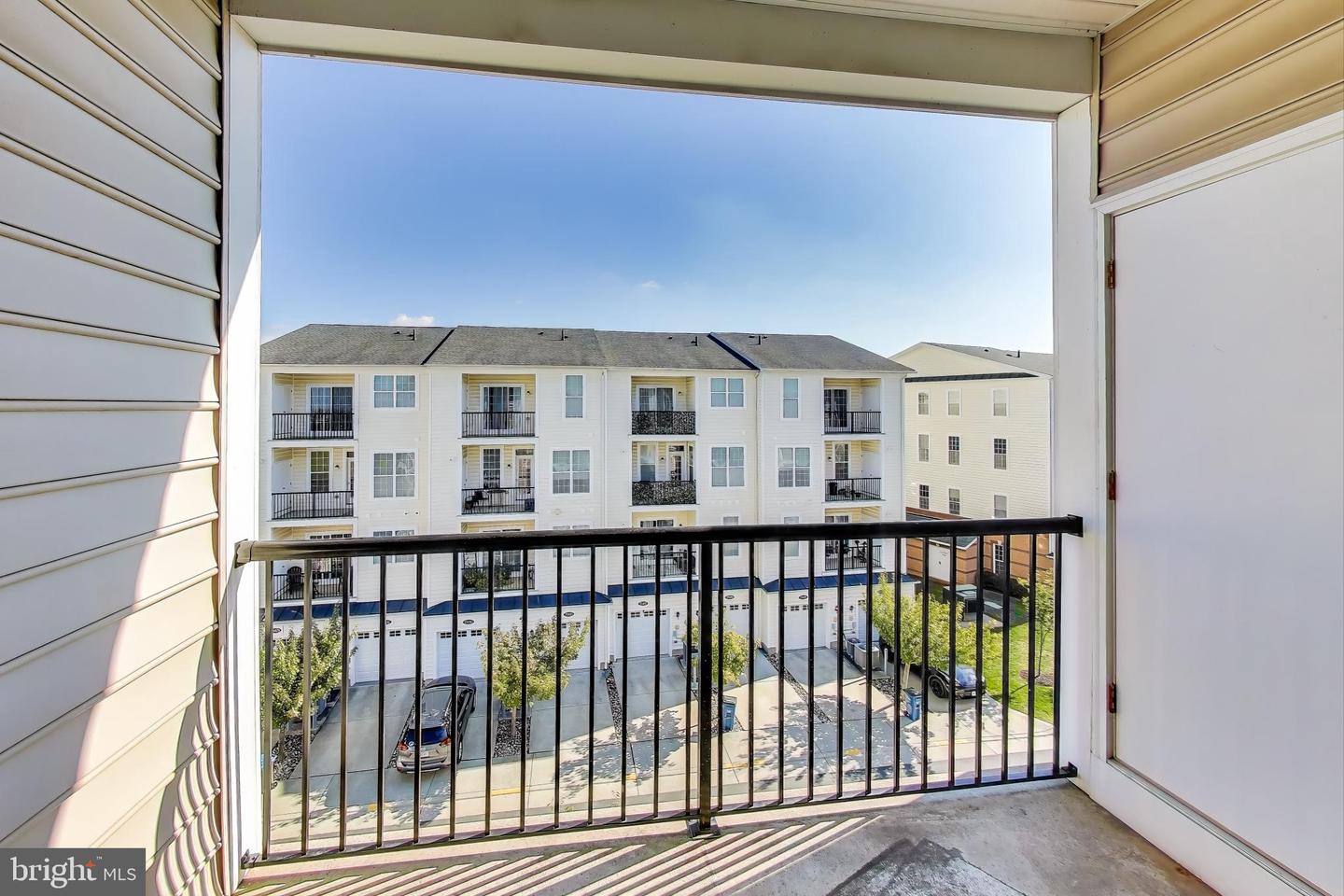 23516 HOPEWELL MANOR TER, ASHBURN, Virginia 20148, 3 Bedrooms Bedrooms, ,2 BathroomsBathrooms,Residential,For sale,23516 HOPEWELL MANOR TER,VALO2113556 MLS # VALO2113556