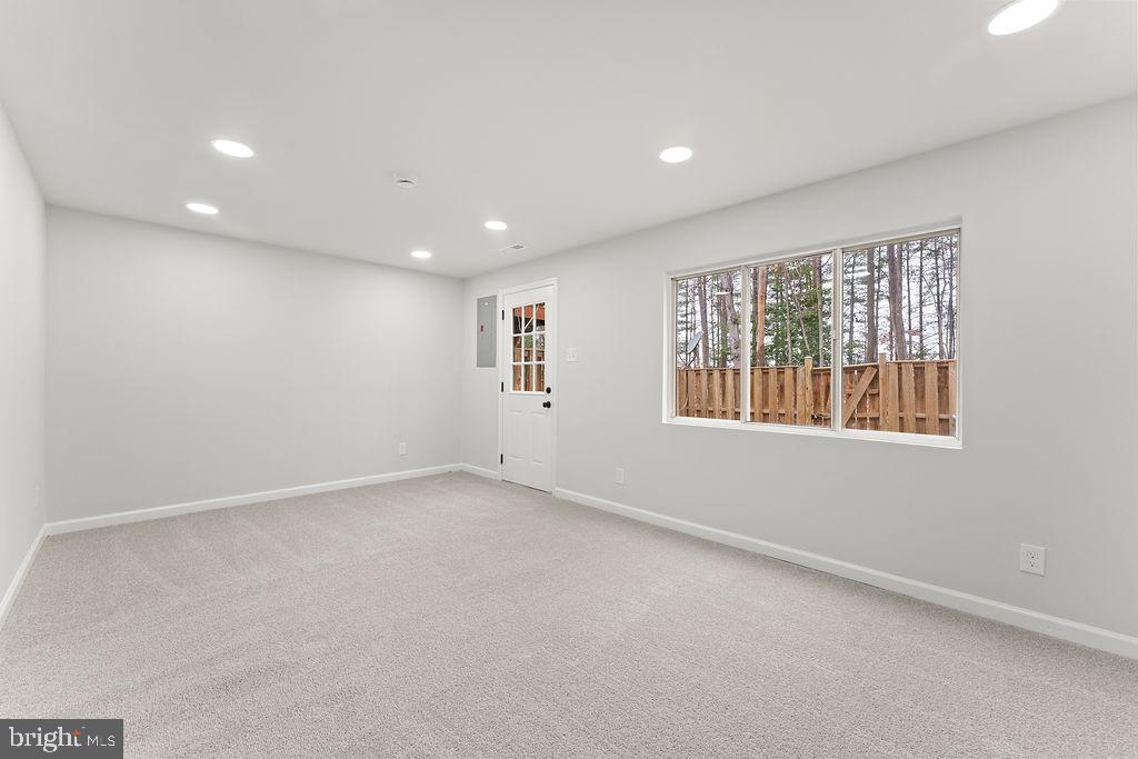 14743 WINDING LOOP, WOODBRIDGE, Virginia 22191, 3 Bedrooms Bedrooms, ,3 BathroomsBathrooms,Residential,For sale,14743 WINDING LOOP,VAPW2110158 MLS # VAPW2110158