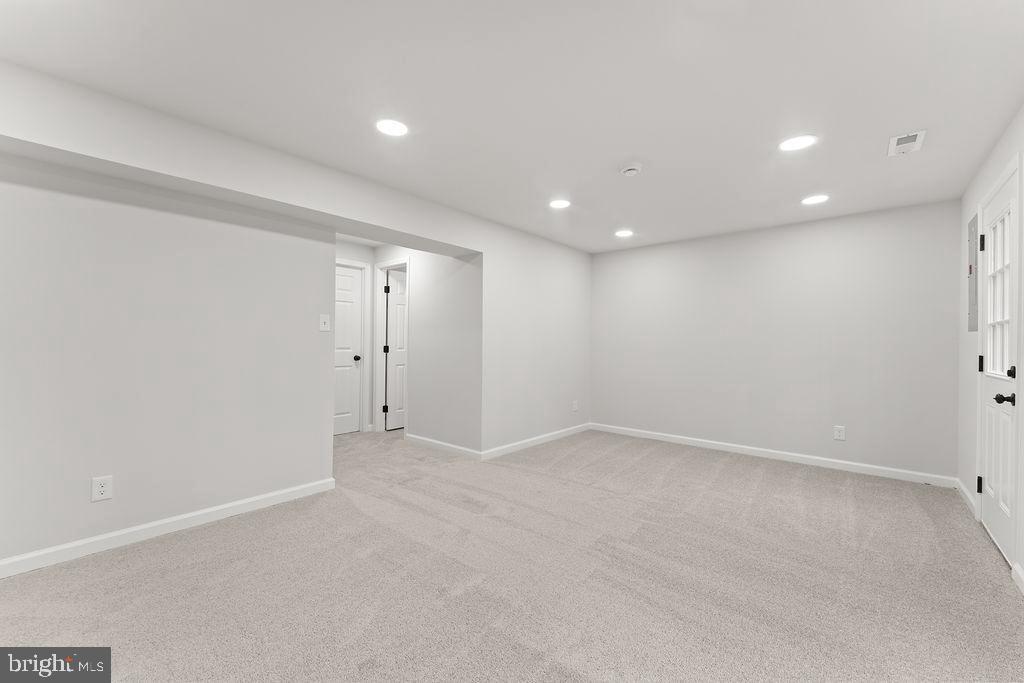 14743 WINDING LOOP, WOODBRIDGE, Virginia 22191, 3 Bedrooms Bedrooms, ,3 BathroomsBathrooms,Residential,For sale,14743 WINDING LOOP,VAPW2110158 MLS # VAPW2110158