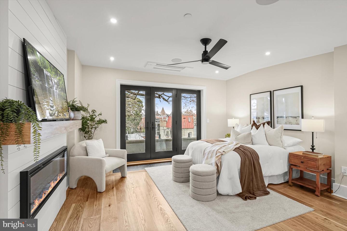 235 12TH ST SE, WASHINGTON, District Of Columbia 20003, 4 Bedrooms Bedrooms, ,3 BathroomsBathrooms,Residential,For sale,235 12TH ST SE,DCDC2240380 MLS # DCDC2240380