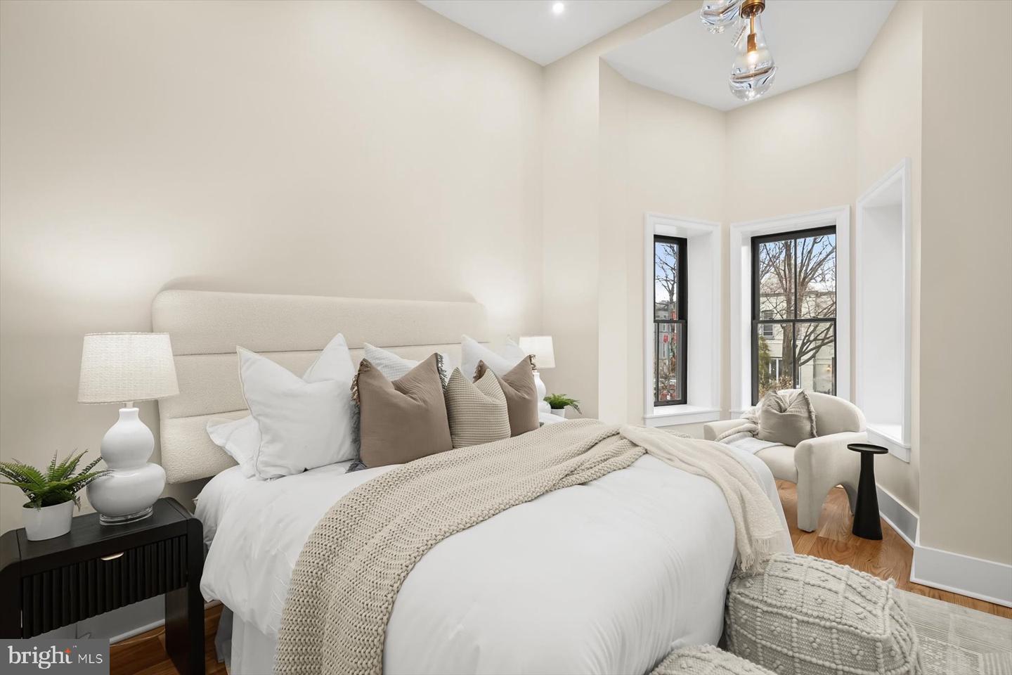 235 12TH ST SE, WASHINGTON, District Of Columbia 20003, 4 Bedrooms Bedrooms, ,3 BathroomsBathrooms,Residential,For sale,235 12TH ST SE,DCDC2240380 MLS # DCDC2240380