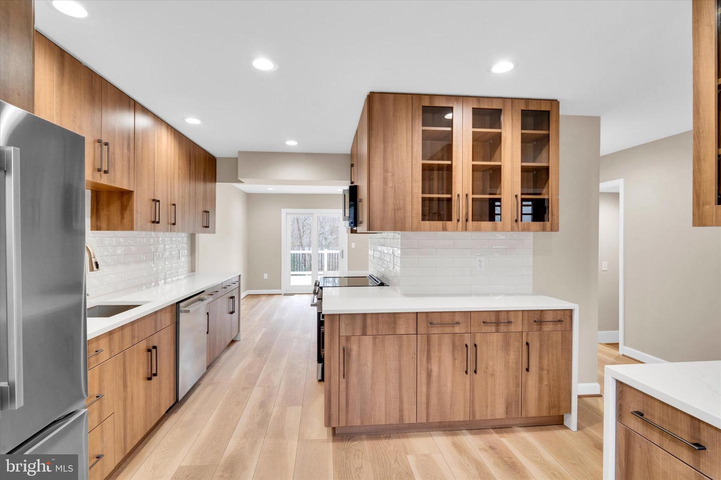 10135 SASSAFRAS WOODS CT, BURKE, Virginia 22015, 3 Bedrooms Bedrooms, ,3 BathroomsBathrooms,Residential,For sale,10135 SASSAFRAS WOODS CT,VAFX2284786 MLS # VAFX2284786