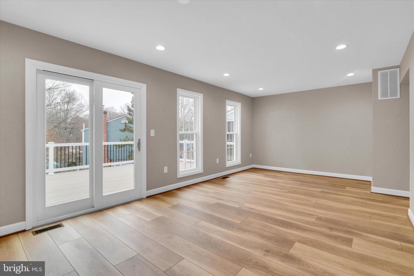 10135 SASSAFRAS WOODS CT, BURKE, Virginia 22015, 3 Bedrooms Bedrooms, ,3 BathroomsBathrooms,Residential,For sale,10135 SASSAFRAS WOODS CT,VAFX2284786 MLS # VAFX2284786