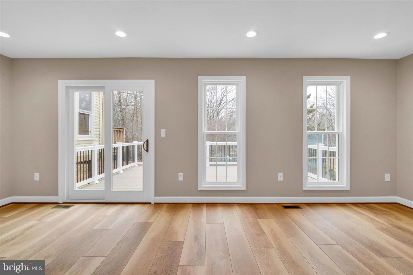 10135 SASSAFRAS WOODS CT, BURKE, Virginia 22015, 3 Bedrooms Bedrooms, ,3 BathroomsBathrooms,Residential,For sale,10135 SASSAFRAS WOODS CT,VAFX2284786 MLS # VAFX2284786