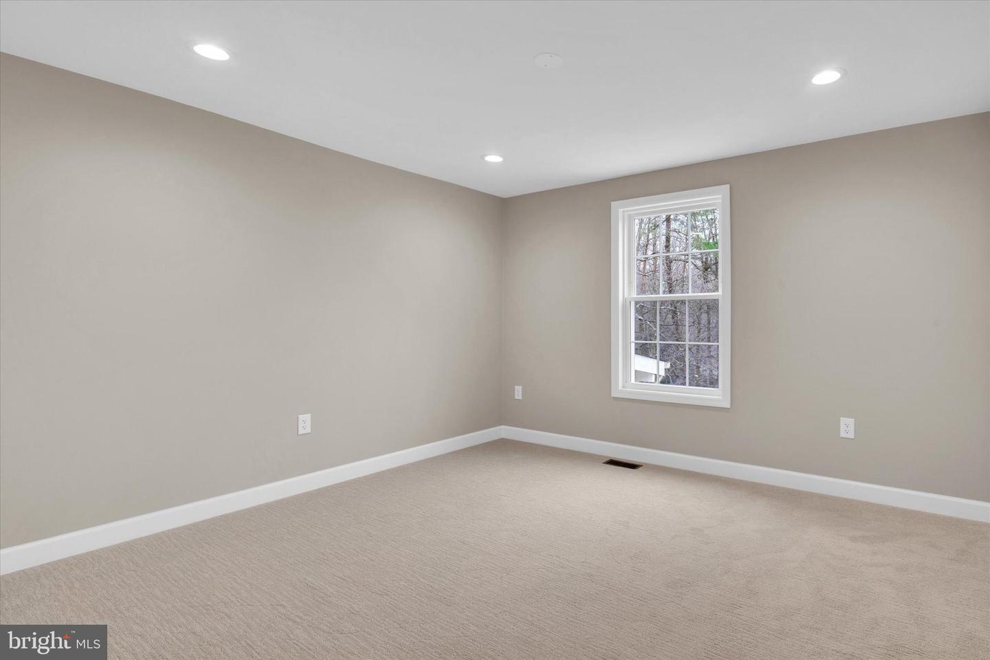 10135 SASSAFRAS WOODS CT, BURKE, Virginia 22015, 3 Bedrooms Bedrooms, ,3 BathroomsBathrooms,Residential,For sale,10135 SASSAFRAS WOODS CT,VAFX2284786 MLS # VAFX2284786