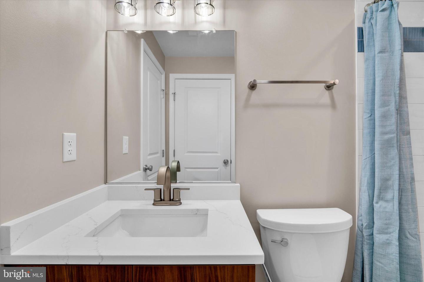 10135 SASSAFRAS WOODS CT, BURKE, Virginia 22015, 3 Bedrooms Bedrooms, ,3 BathroomsBathrooms,Residential,For sale,10135 SASSAFRAS WOODS CT,VAFX2284786 MLS # VAFX2284786