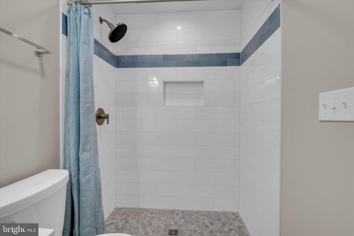 10135 SASSAFRAS WOODS CT, BURKE, Virginia 22015, 3 Bedrooms Bedrooms, ,3 BathroomsBathrooms,Residential,For sale,10135 SASSAFRAS WOODS CT,VAFX2284786 MLS # VAFX2284786