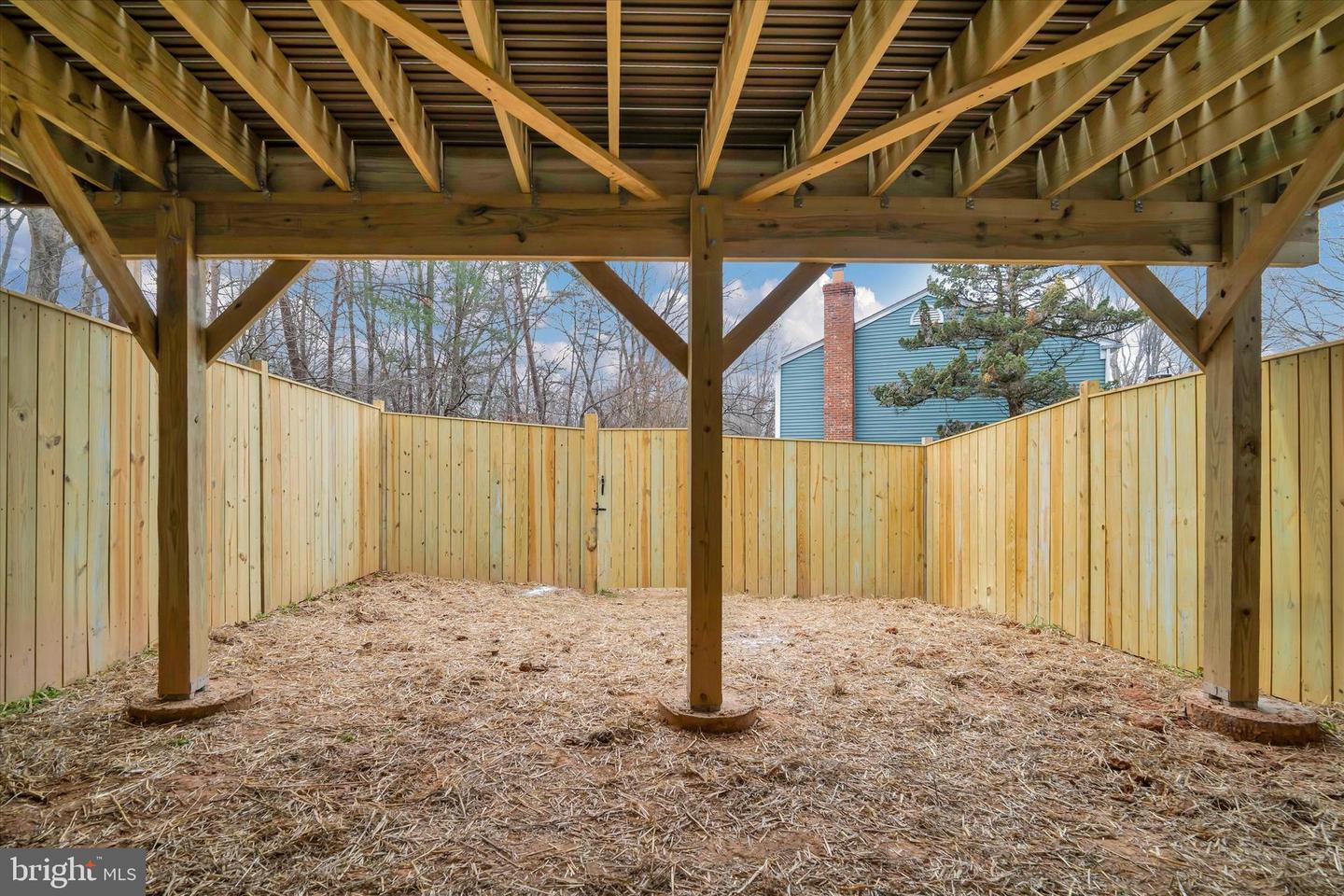 10135 SASSAFRAS WOODS CT, BURKE, Virginia 22015, 3 Bedrooms Bedrooms, ,3 BathroomsBathrooms,Residential,For sale,10135 SASSAFRAS WOODS CT,VAFX2284786 MLS # VAFX2284786