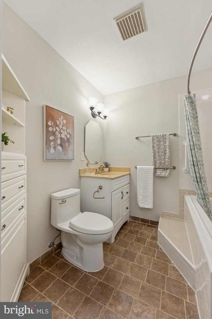 1001 N VERMONT ST #108, ARLINGTON, Virginia 22201, 2 Bedrooms Bedrooms, ,2 BathroomsBathrooms,Residential,For sale,1001 N VERMONT ST #108,VAAR2067520 MLS # VAAR2067520